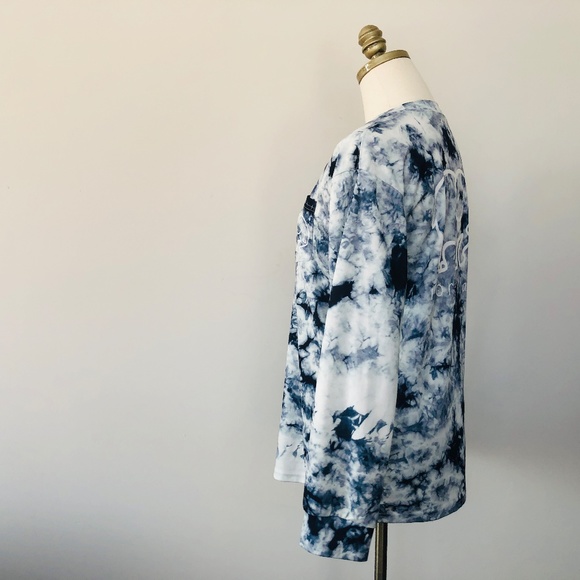 Blue Pullover Medium - Picture 4 of 7